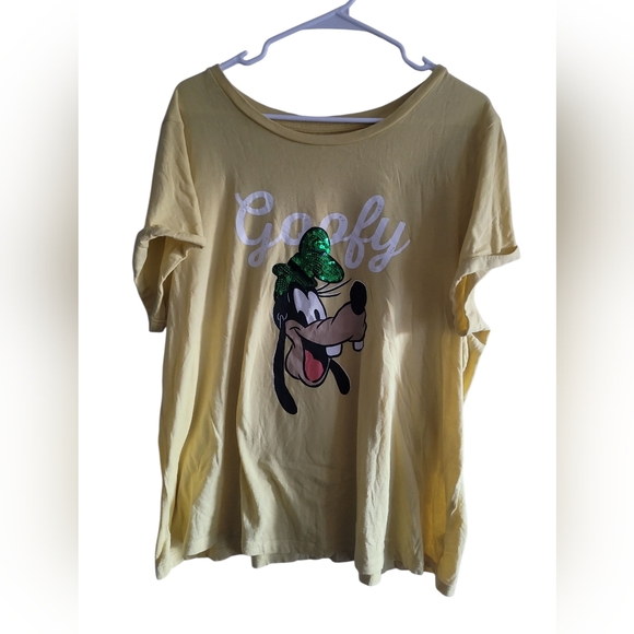 Disney Tops - Disney Sequin Goofy Shirt